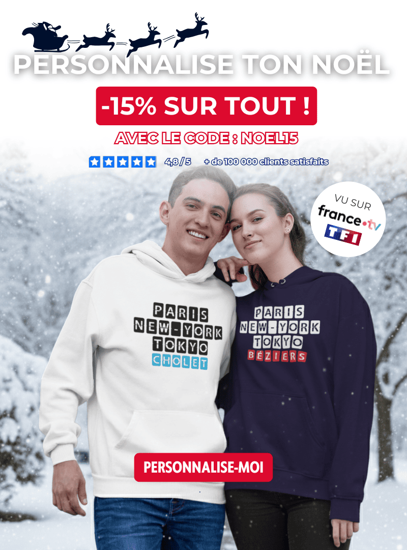 Bannière promotionnelle de Noël dans la neige : couple en sweats à capuche personnalisés avec liste de villes. Offre spéciale -15% sur les vêtements personnalisés sur le thème de la ville.